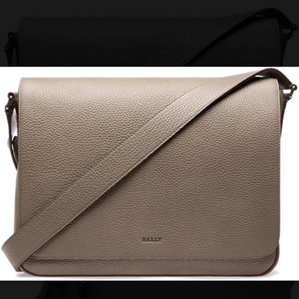 BALLY
Snuff City Messenger Bag